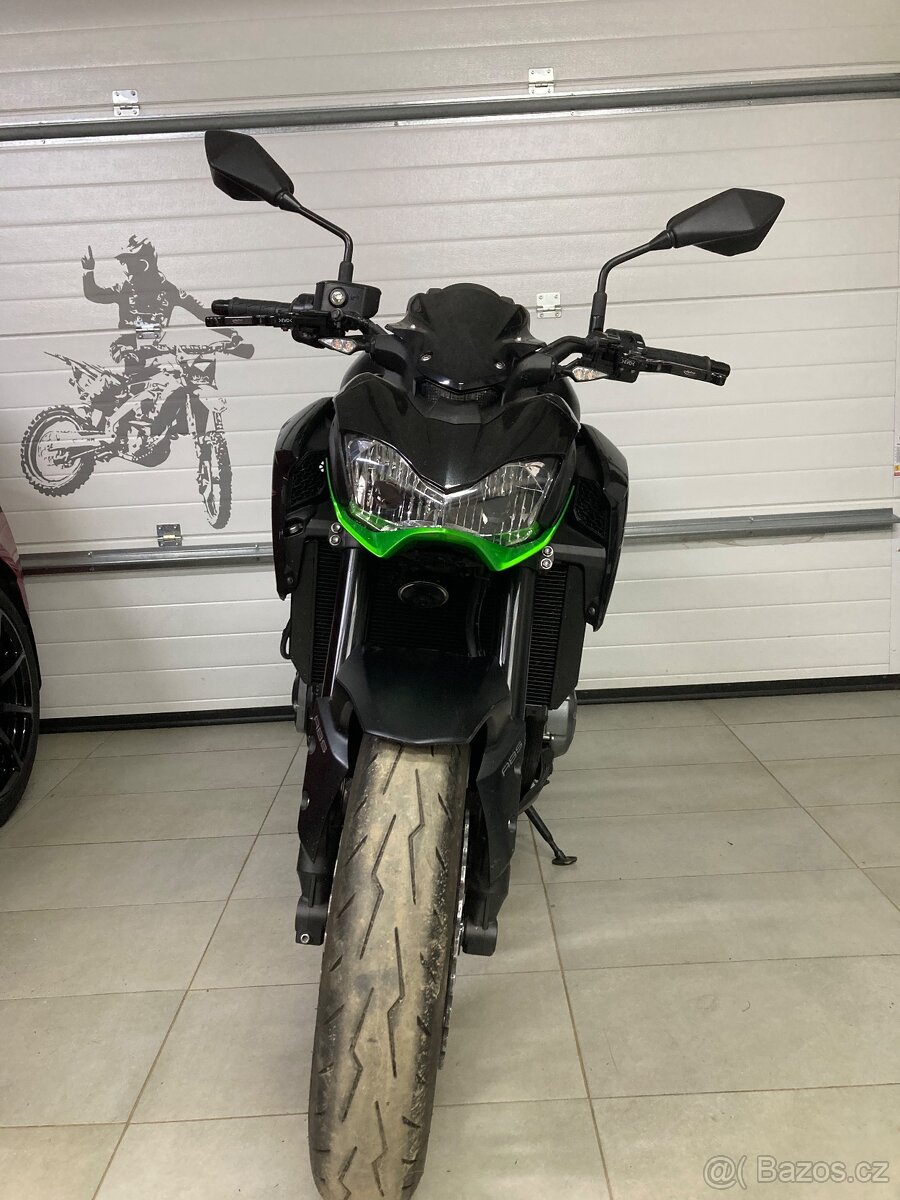 Kawasaki Z900 - 8