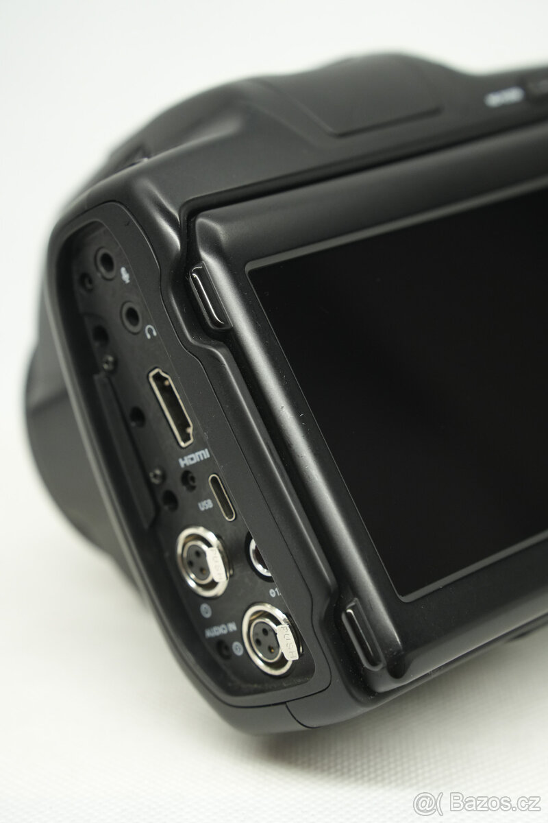 Blackmagic Pocket Cinema Camera 6k Pro / 256GB CFast / Sigma - 8