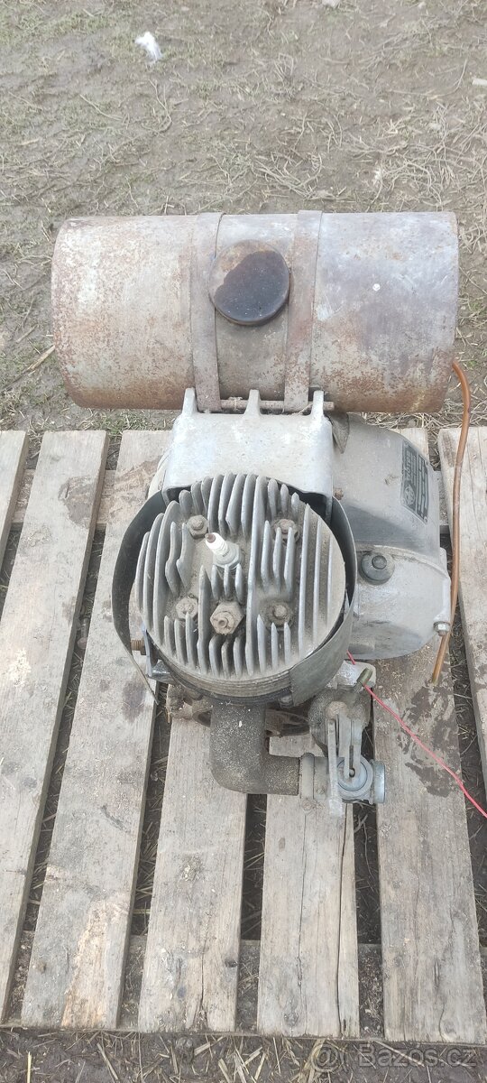 2x stabilní motor PF 62 - 8