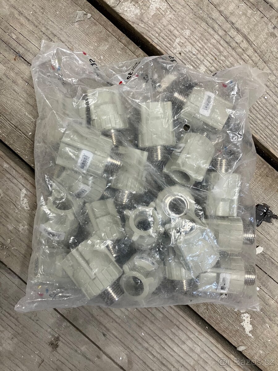 Zbytky materiálu ze stavby - 8