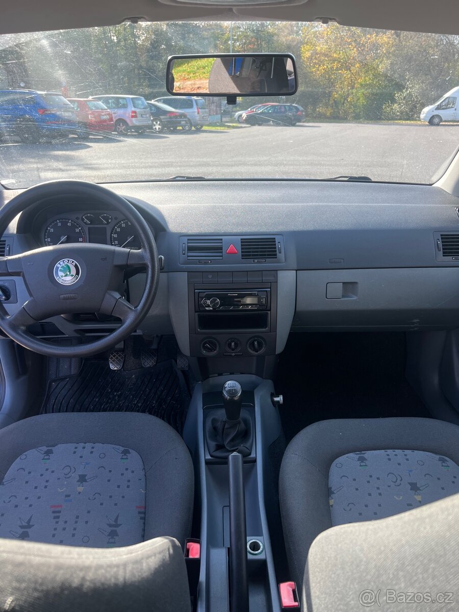 Prodám Škoda Fabia 1.2 MPI, r.v. 2004 - 8