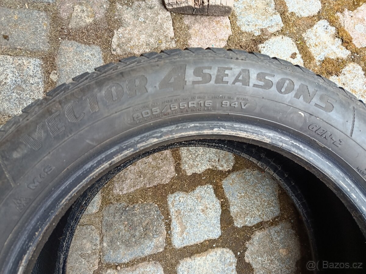 Goodyear 205/55R16 - 8