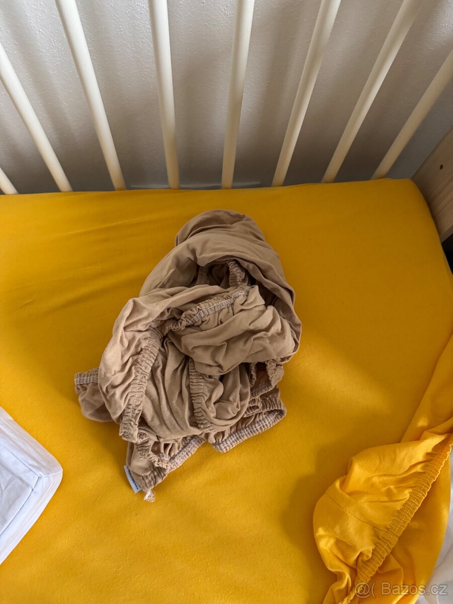 Dětská postýlka a přebalovací komoda - 8