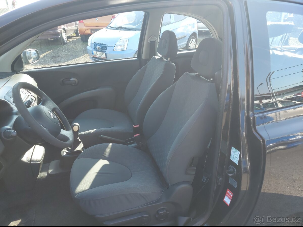 Nissan Micra 1.3i - 8