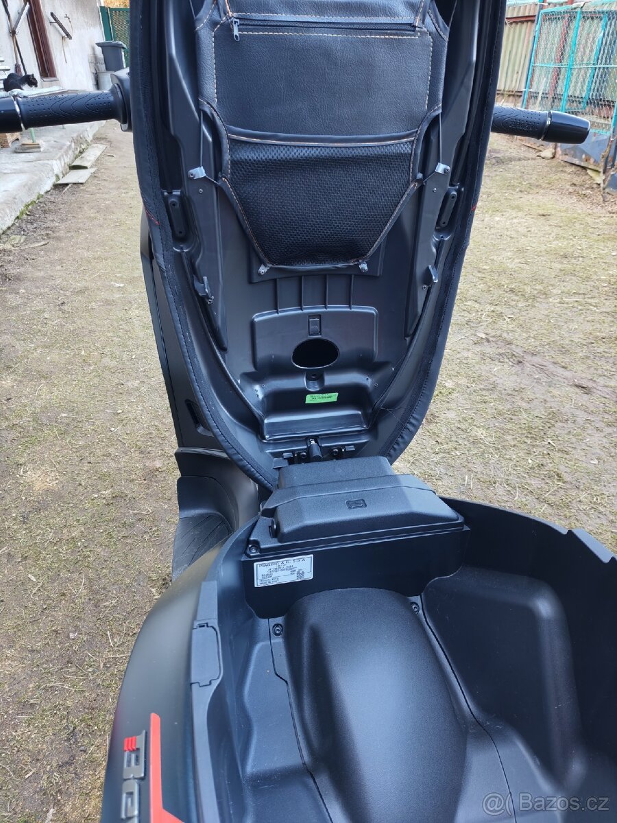 Piaggio Beverly 300 HPE S - 8