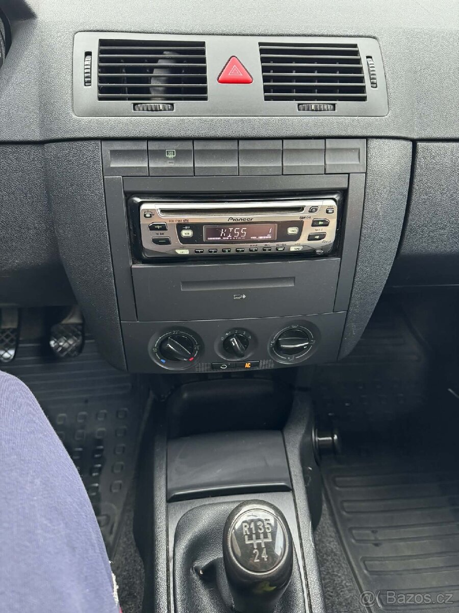 Škoda Fabia - 8