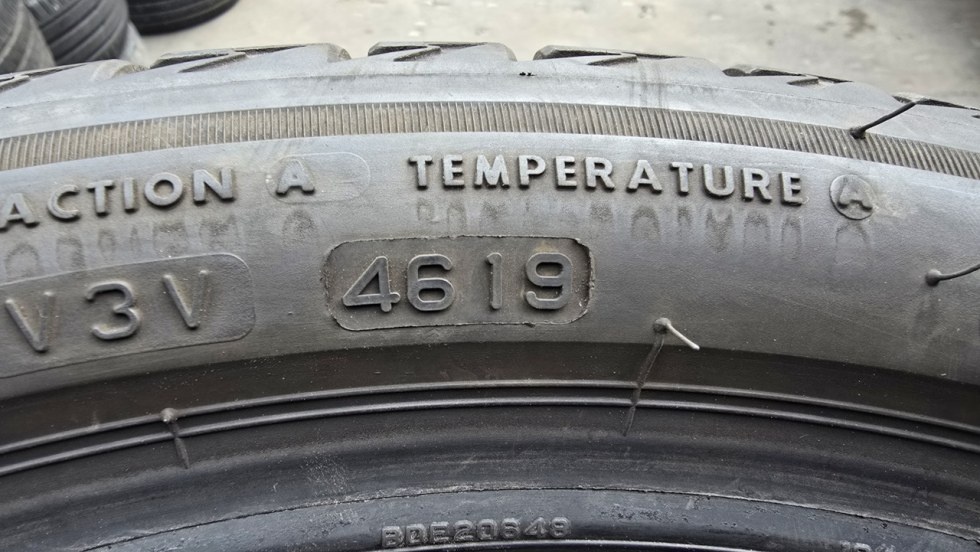 Letní pneu 225/40/19 Bridgestone - 8