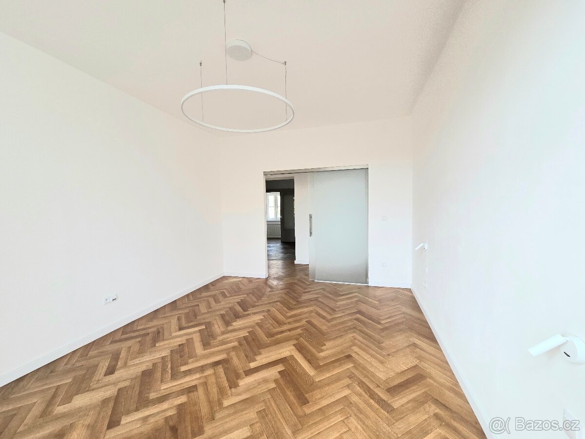 Pronájem bytu 3+1, 3 balkóny, Karlovo nám., Praha 2 - 8