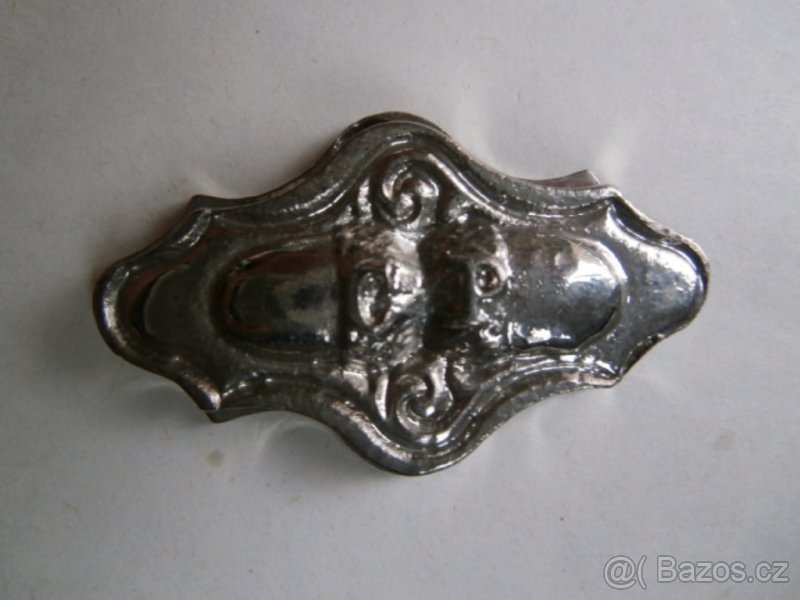 Trezor starožitný Popelka krytky zámku replika za 500 kč - 8