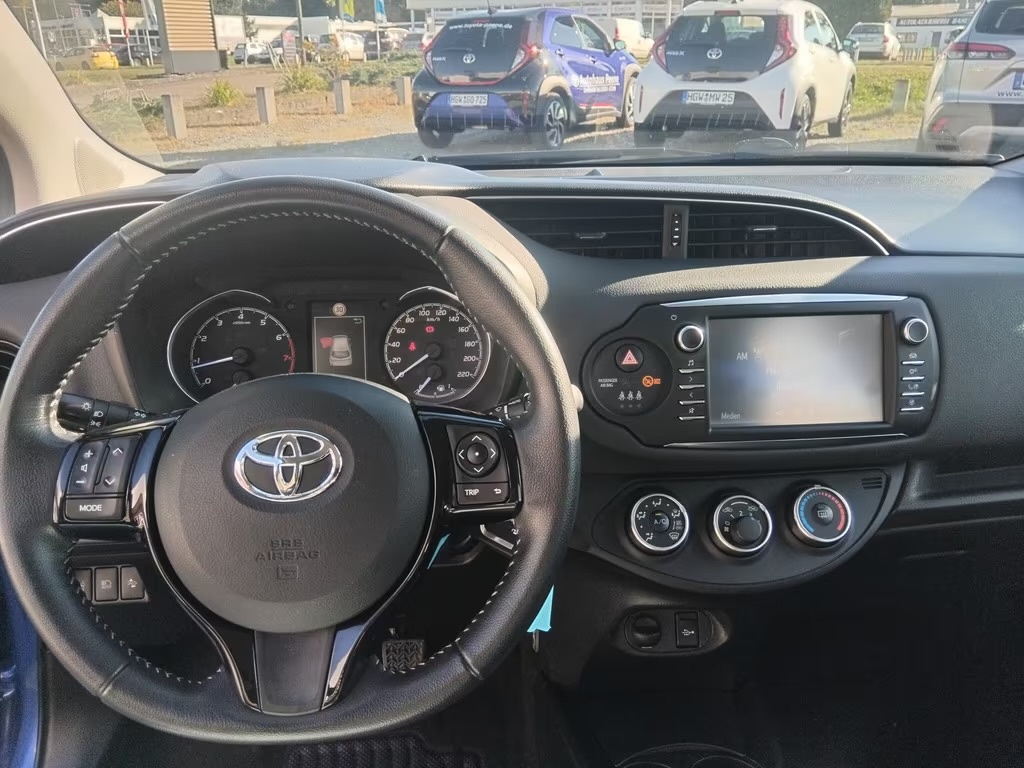 ► TOYOTA YARIS 1.5 82KW DUAL VVT-iE KAMERA-VÝHŘEV - 8