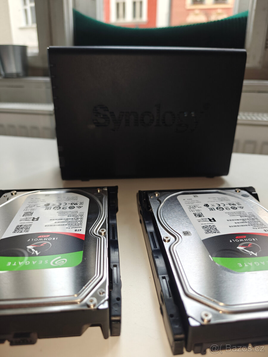 NAS Synology DiskStation DS220+, 2x 4TB Seagate IronWolf Pro - 8