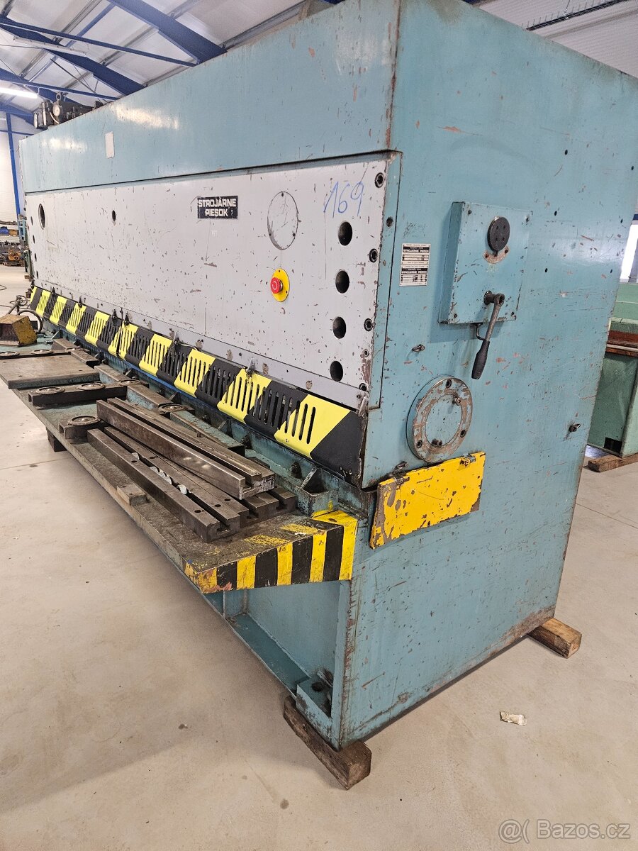 Hydraulické tabulové nůžky CNTA 3150/10A - 8