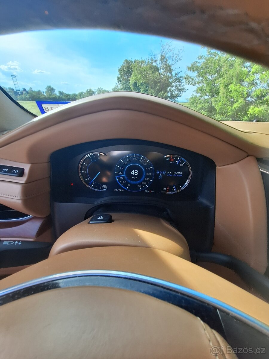 Cadillac Escalade - 8