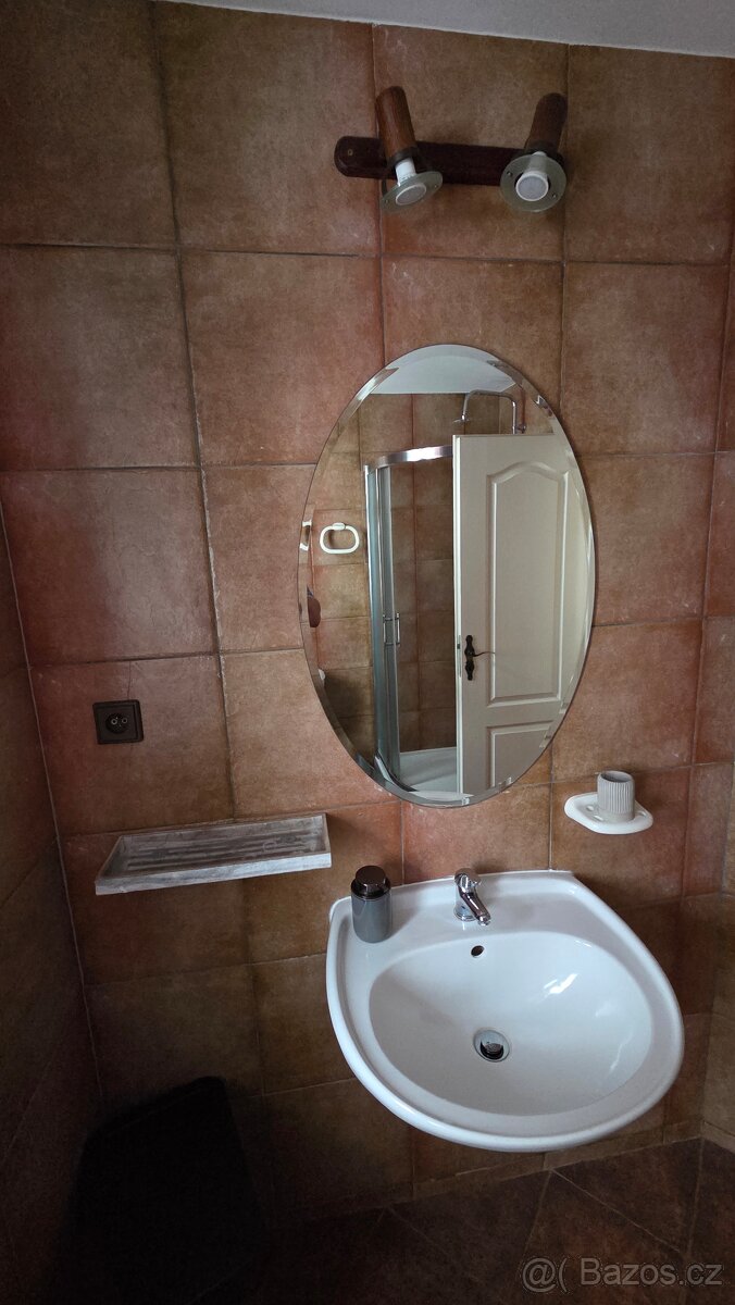 Sprchový kout s keramickou vaničkou - 8