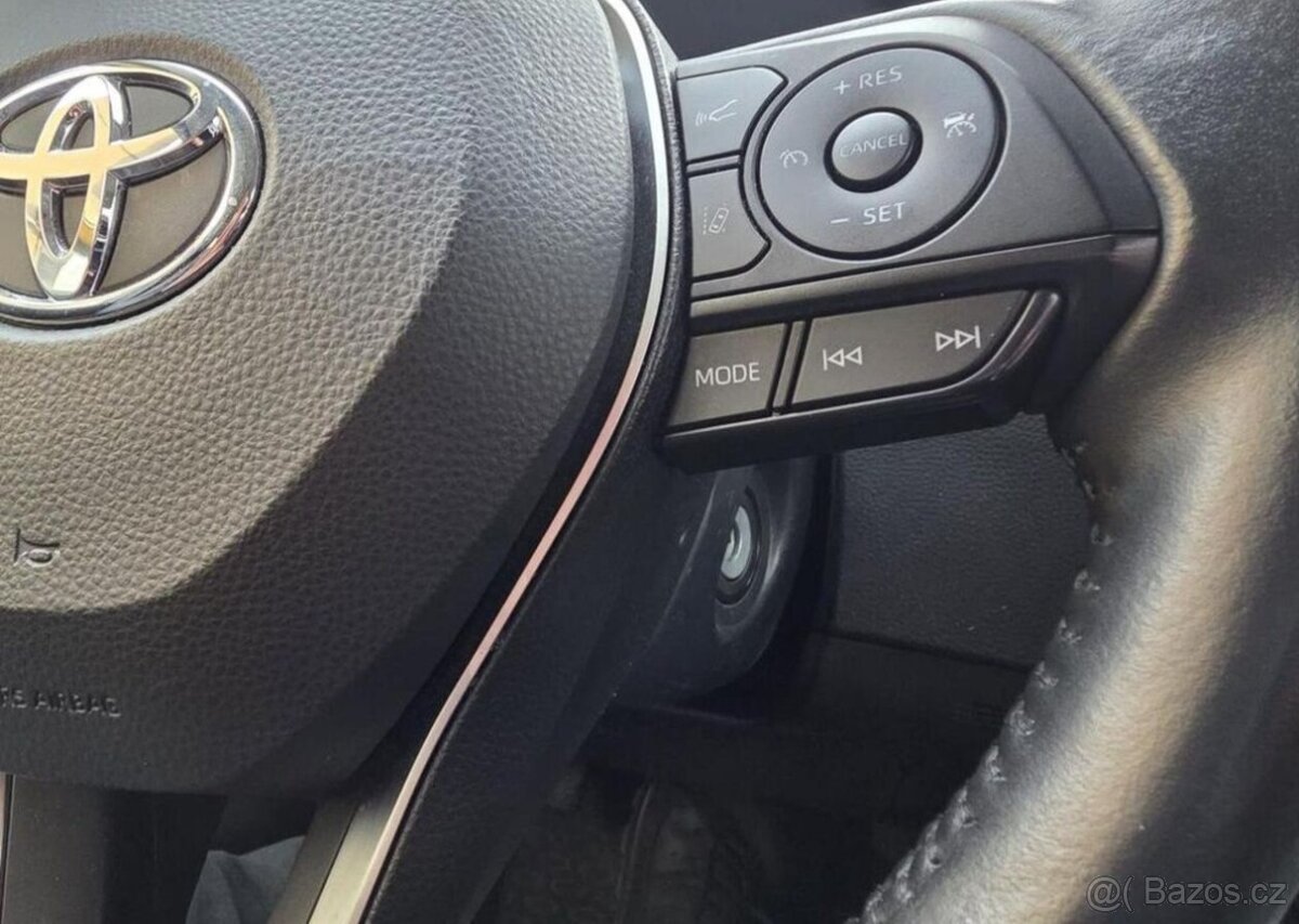 Toyota Corolla 1,5 VVT-i V ZÁRUCE-KAMERA - 8