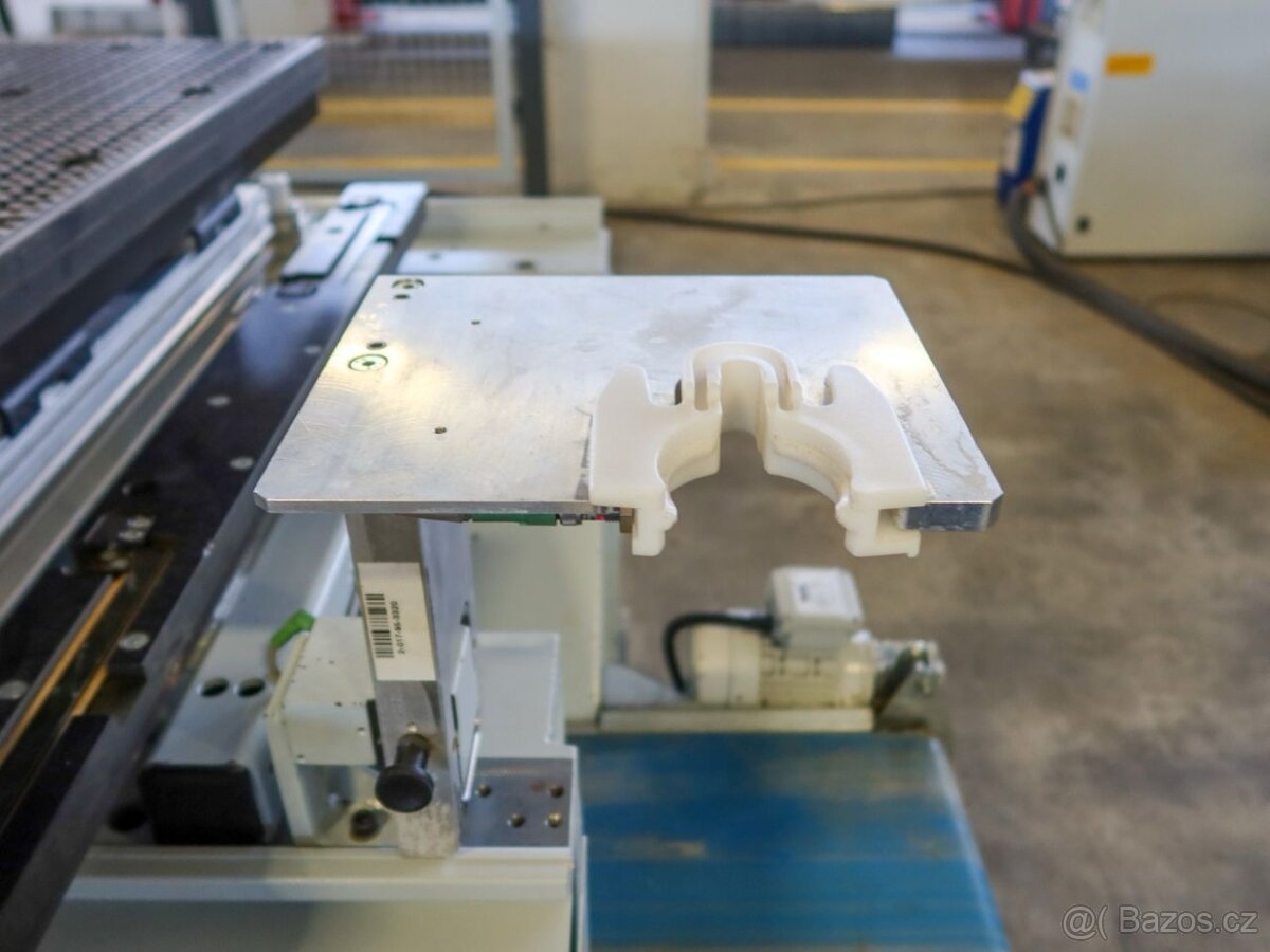 CNC obráběcí centrum WEEKE Venture 3 L - 8