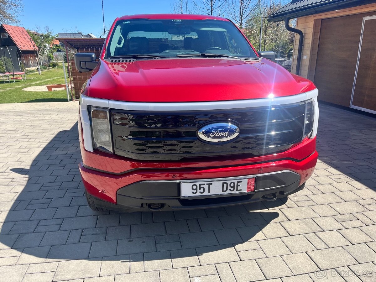 Predám Ford F-150 F150 Lightning 2024 - 8