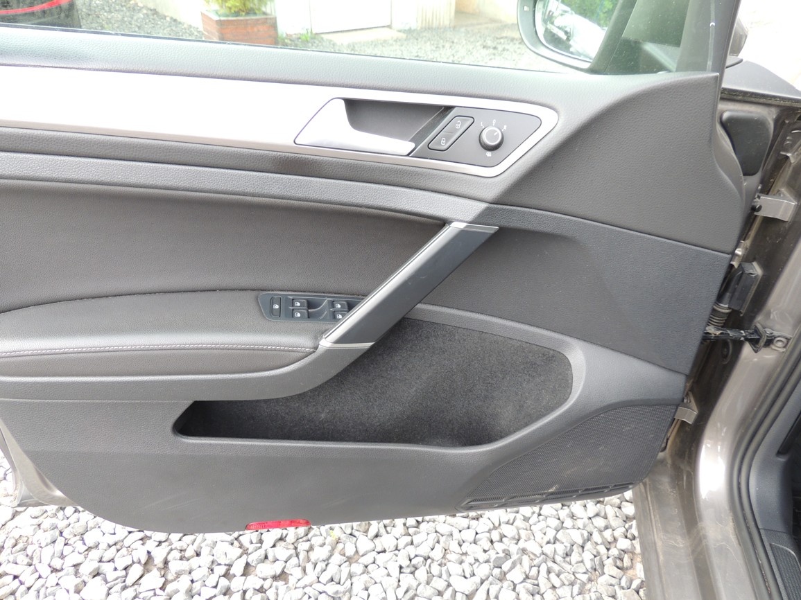 VW Golf Combi 1.4TSi,90kw,2015,ČR,153000km,-21%DPH - 8