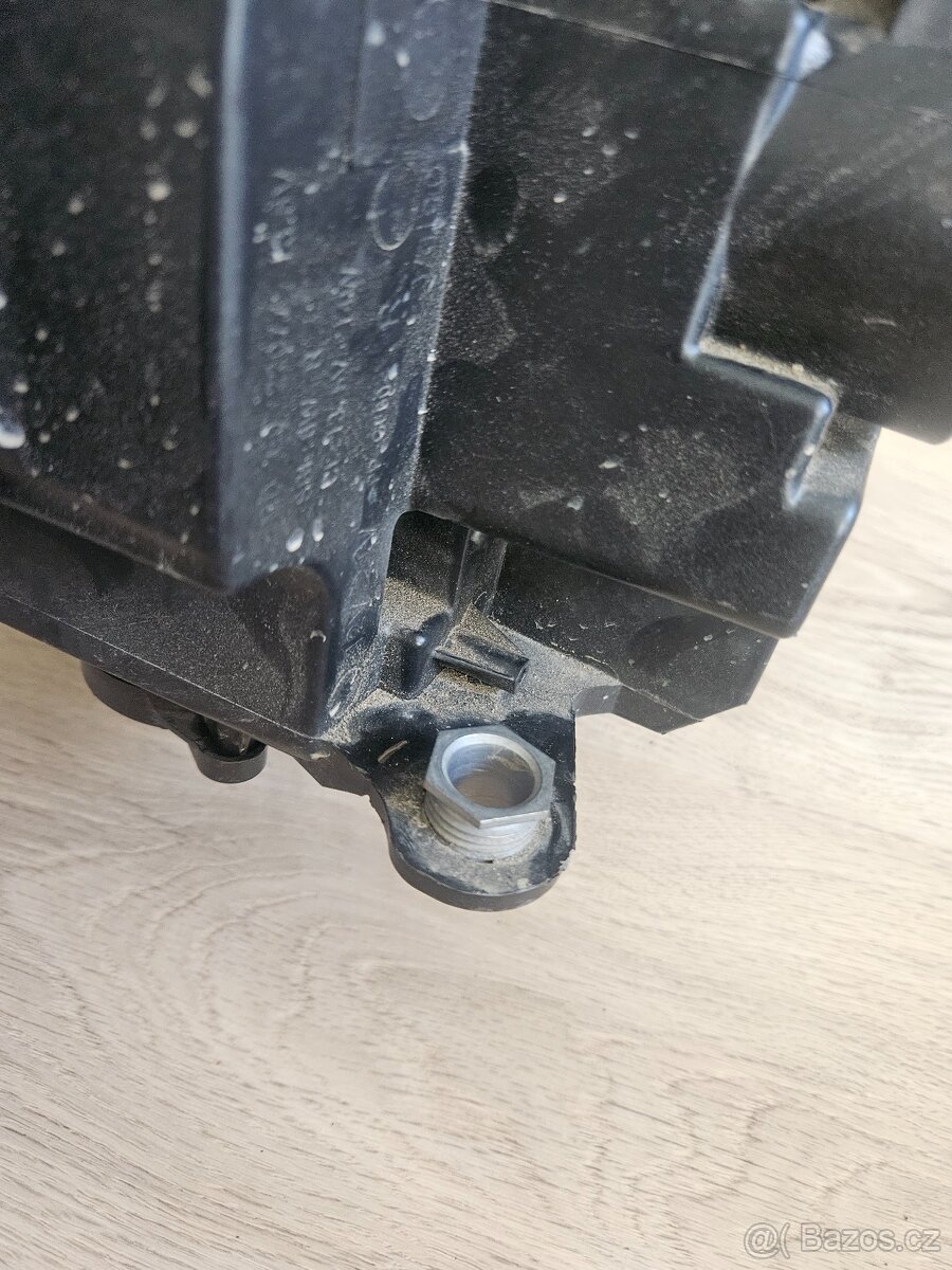 Světlomet přední pravý LED ŠKODA Scala - 8