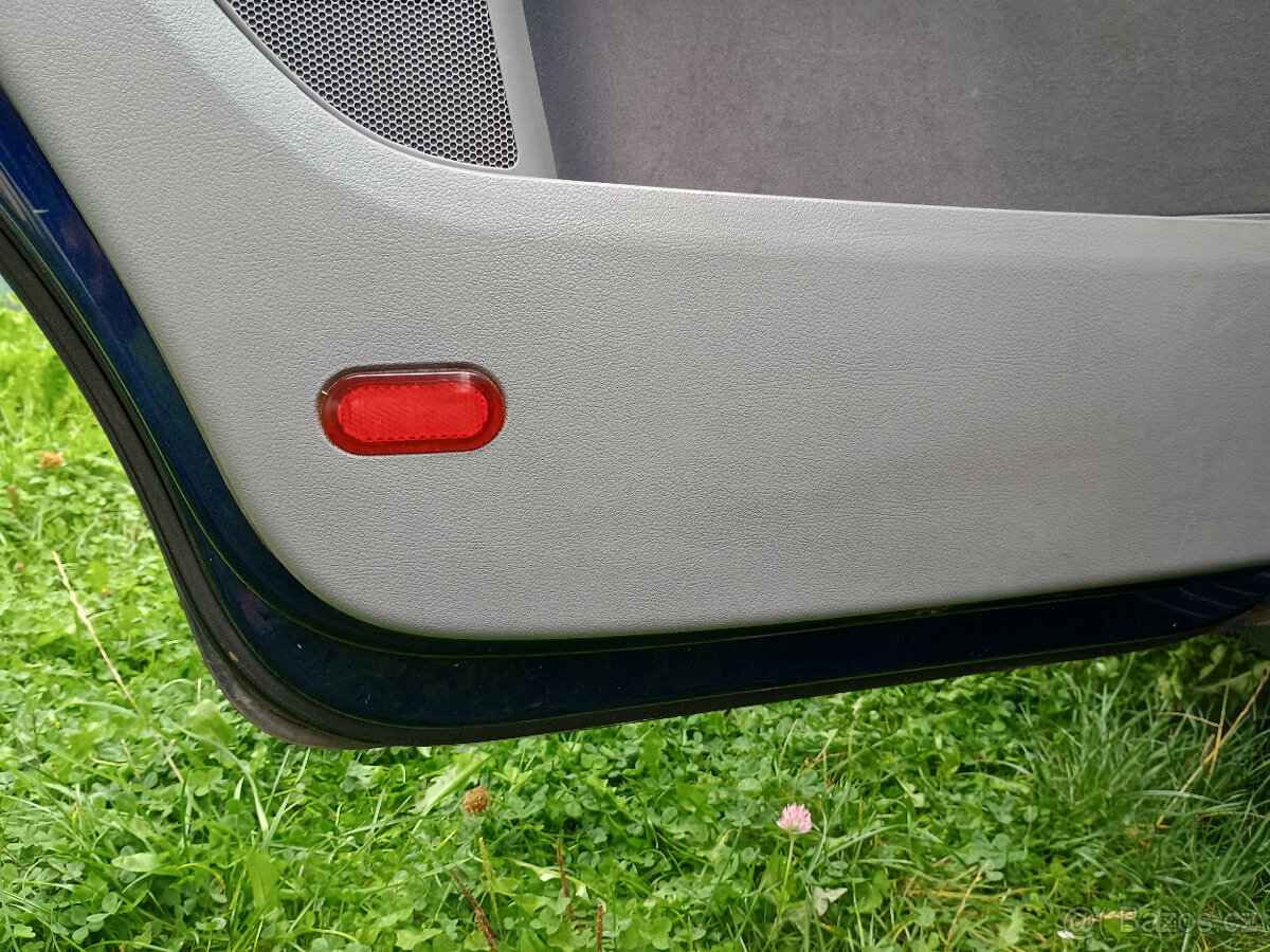 VW Touran 1,9TDI,77kw,r.2007,závěs - 8