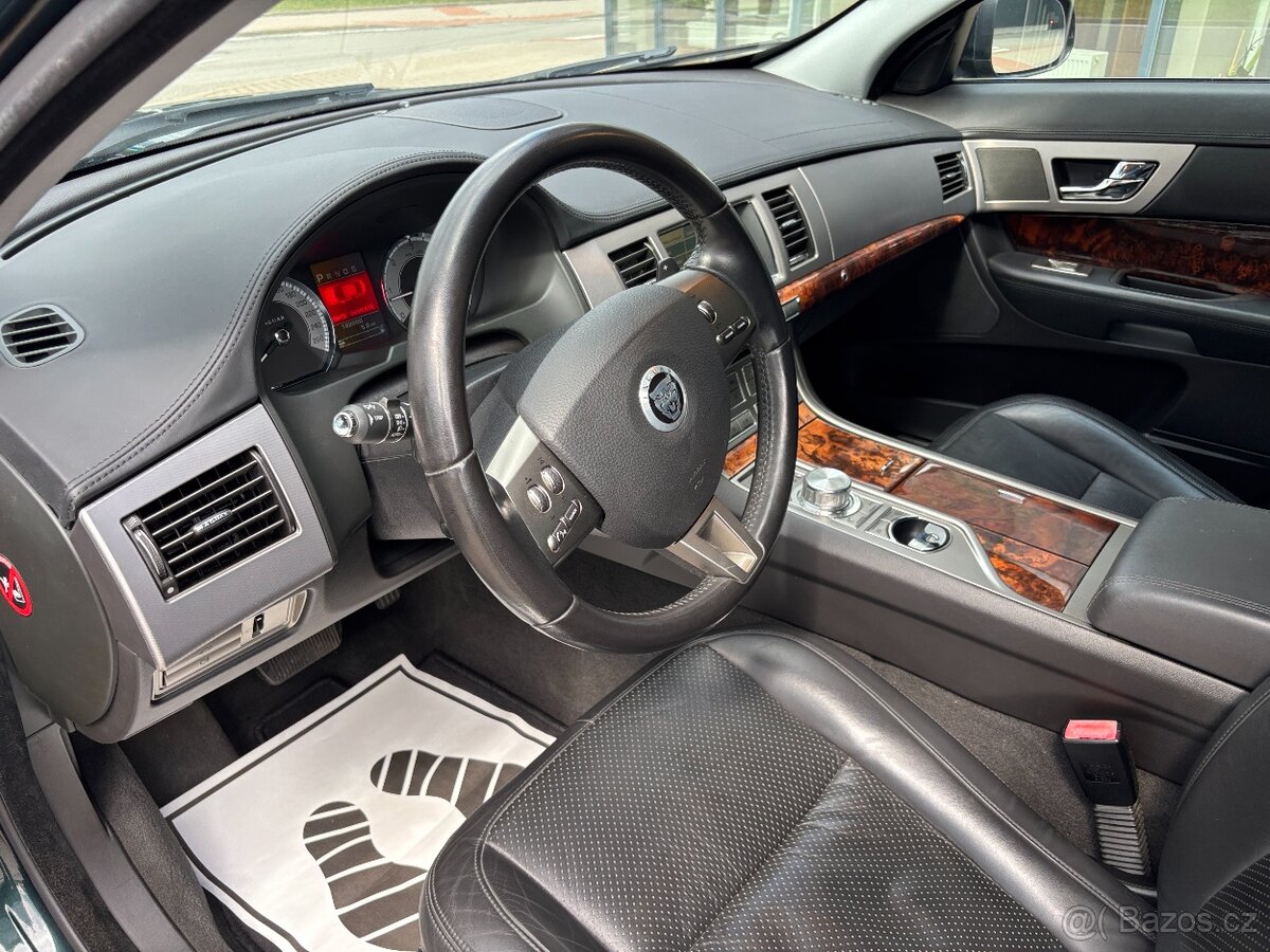 Jaguar XF 3.0D 177kW Automat - 8