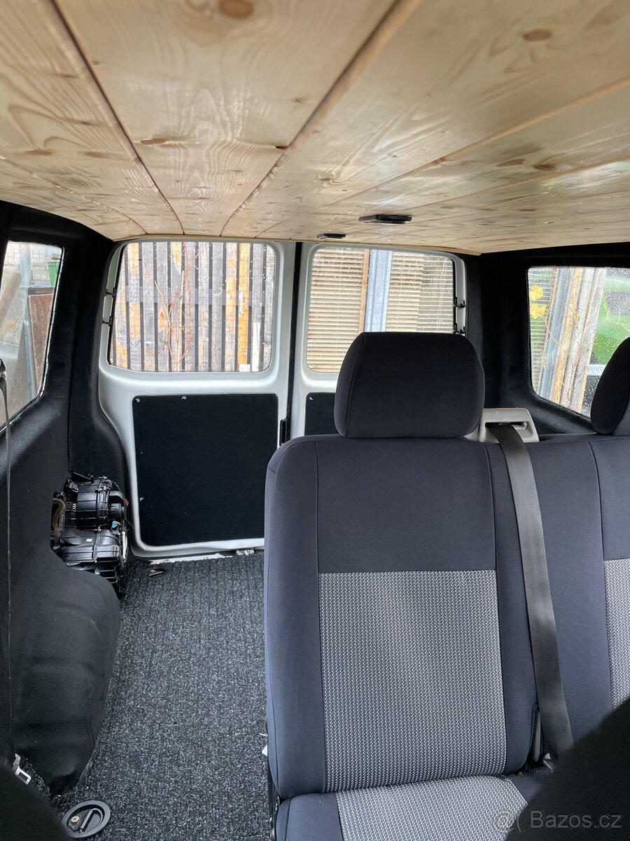 VW Transporter /2,0Tdi/ 2011/75kw/ 1majitel/ CZ/ 6MÍST - 8