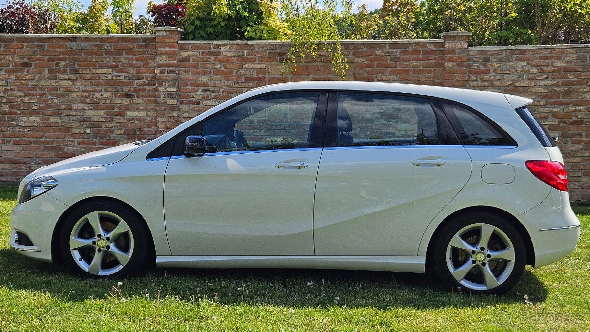 Mercedes-Benz B200 CDI manuál, 2014 - 8