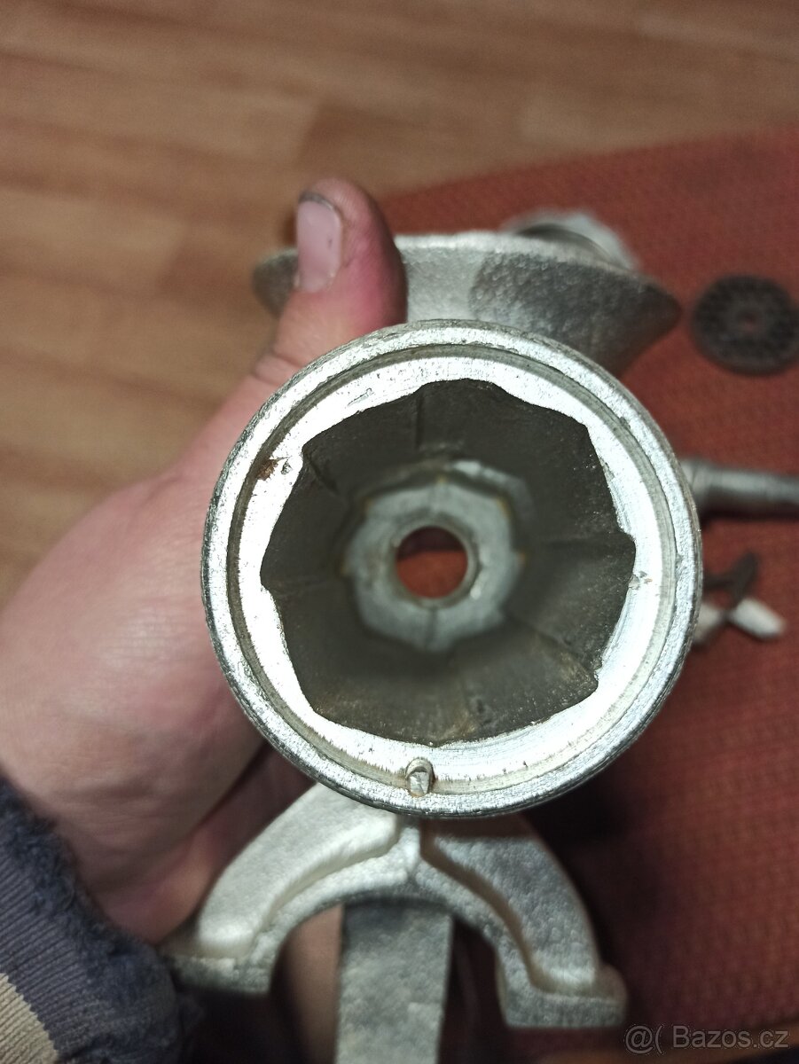 Mlýnek na maso 5 - 8