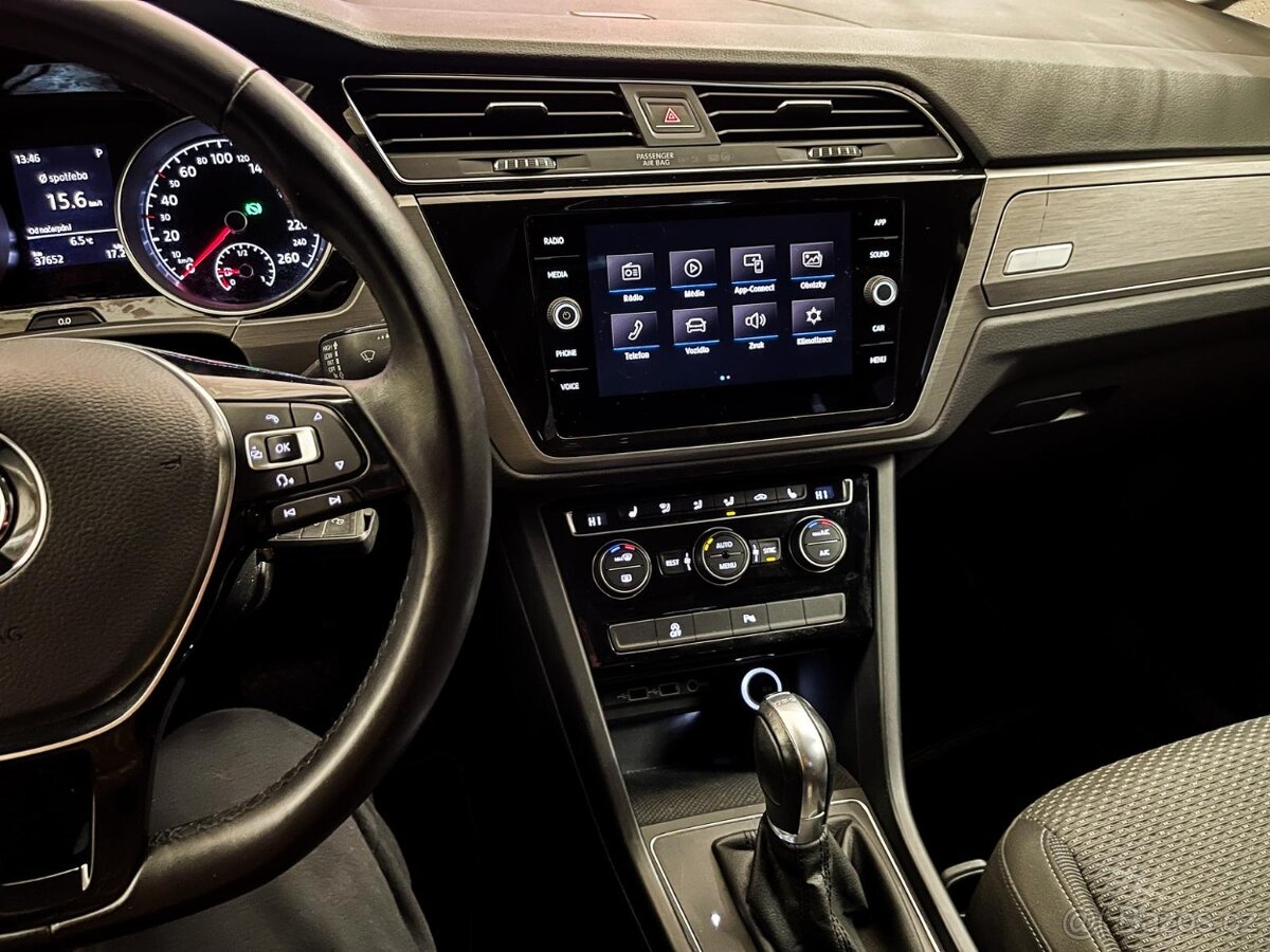 Volkswagen Touran 1.4 TSI DSG - 8