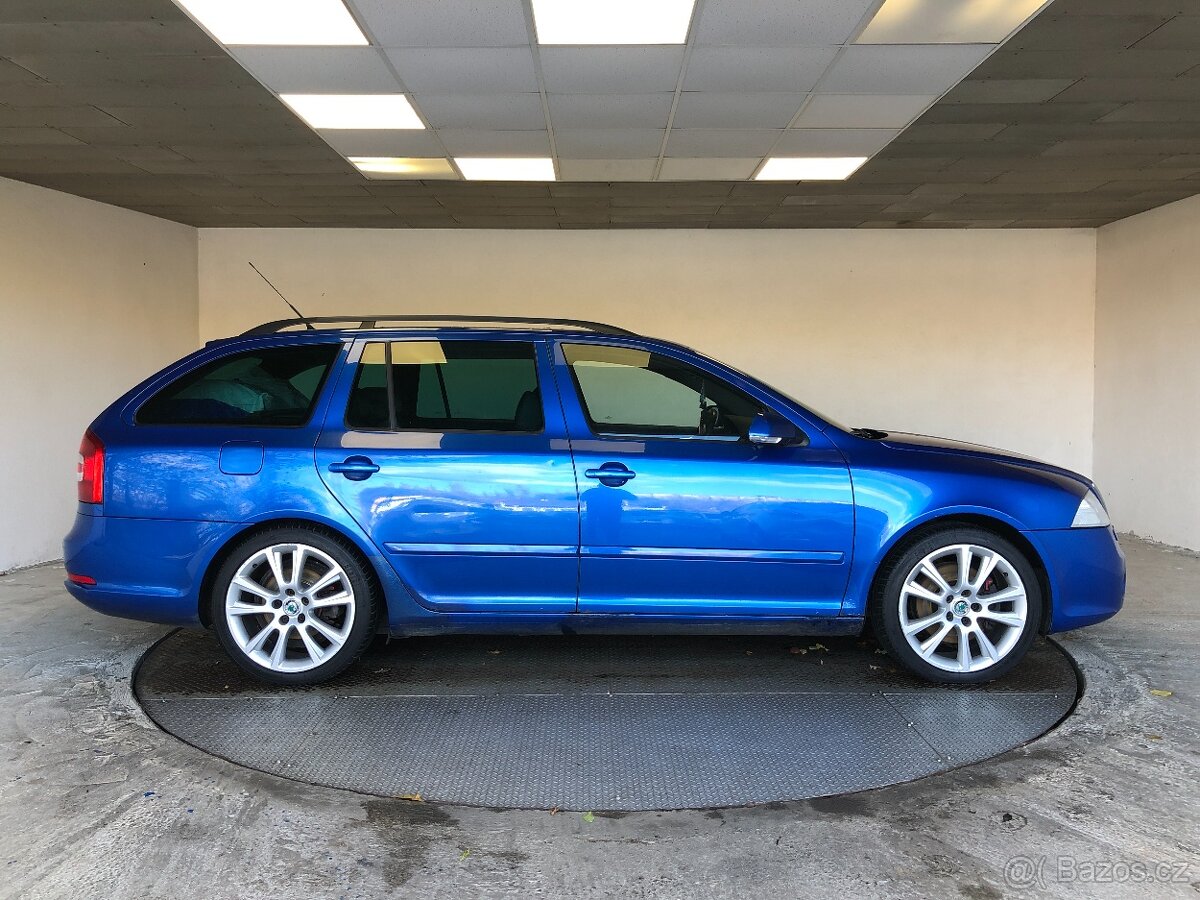 ŠKODA OCTAVIA 2.0TDI COMBI RS - 8