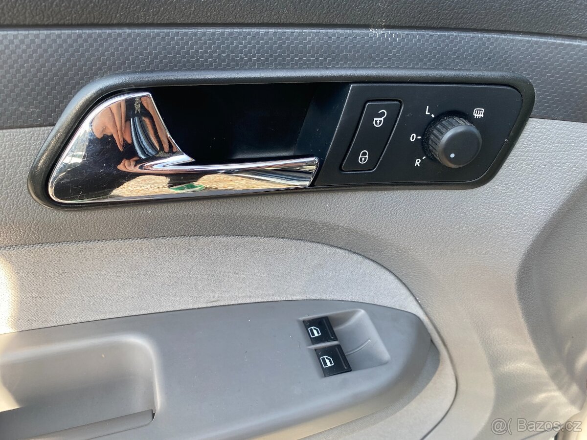 VW Caddy 1,9 TDi Aut.Klima, Tažné, AKU - 8