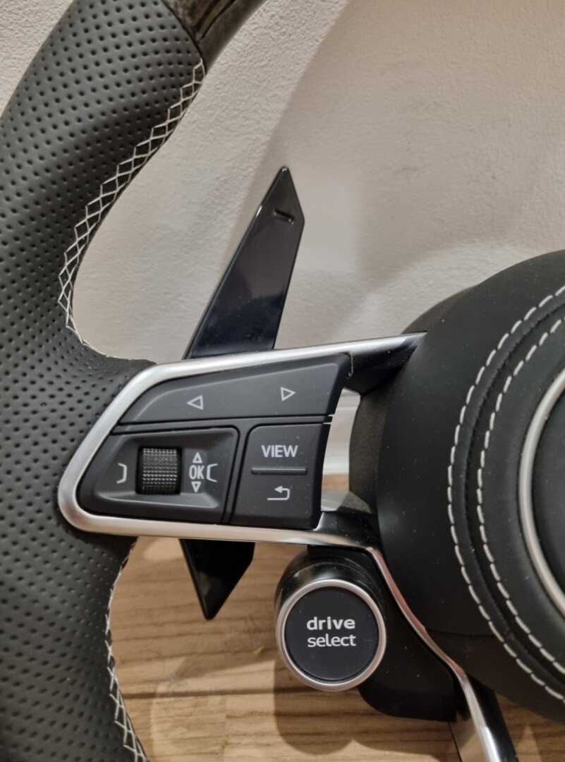 -AUDI R8 VOLANT SPORTOVY - START/STOP DRIVE SELECT - 8