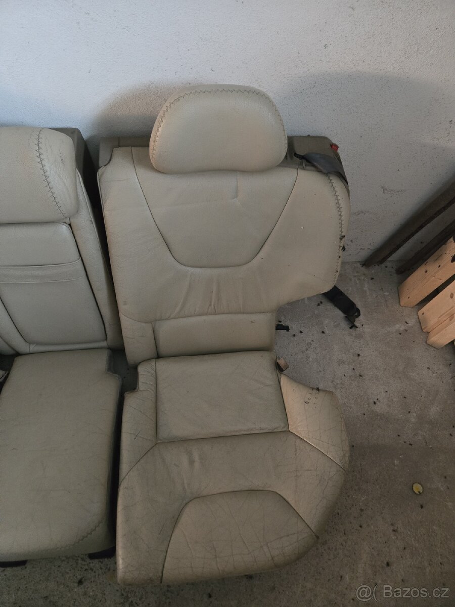 Sedačky Volvo xc70 - 8