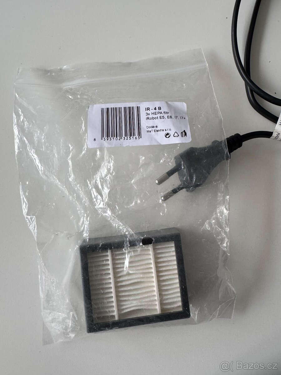 Robotický vysavač Roomba i7 + HEPA filtr - 8