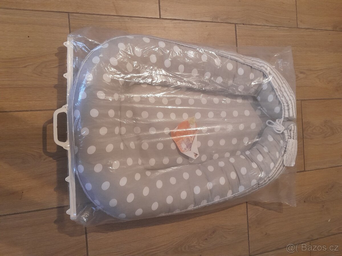 Kočárek, postýlka... - 8