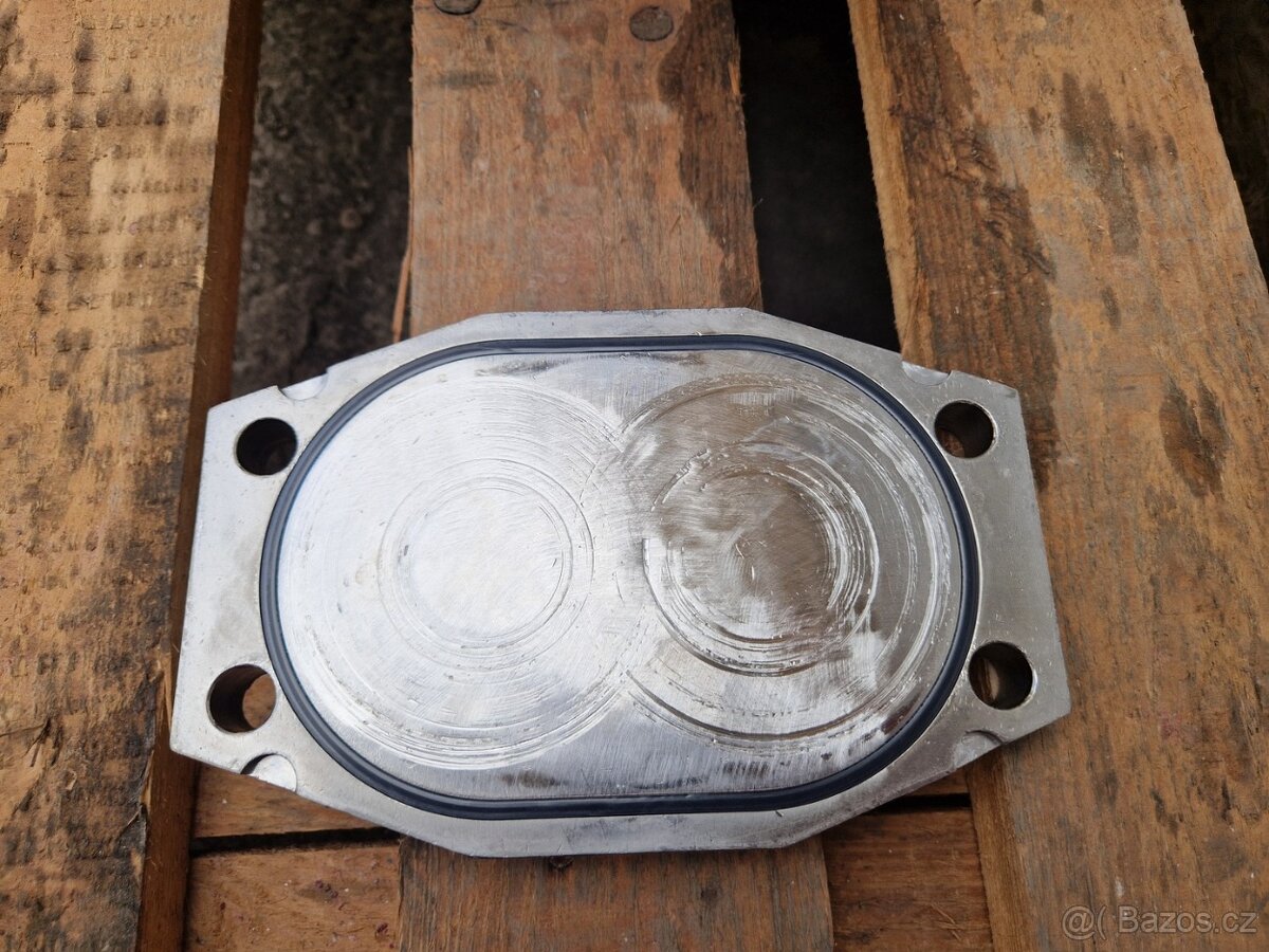 SPX Flow Model TL2 nerezové objemové/piškotové čerpadlo - 8