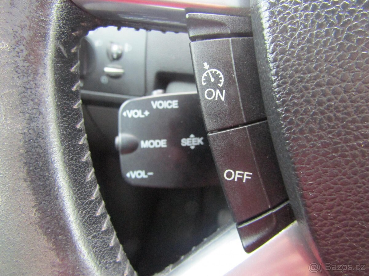 Ford Kuga 2.0TDCi , 100 kW nafta, 2010 - 8