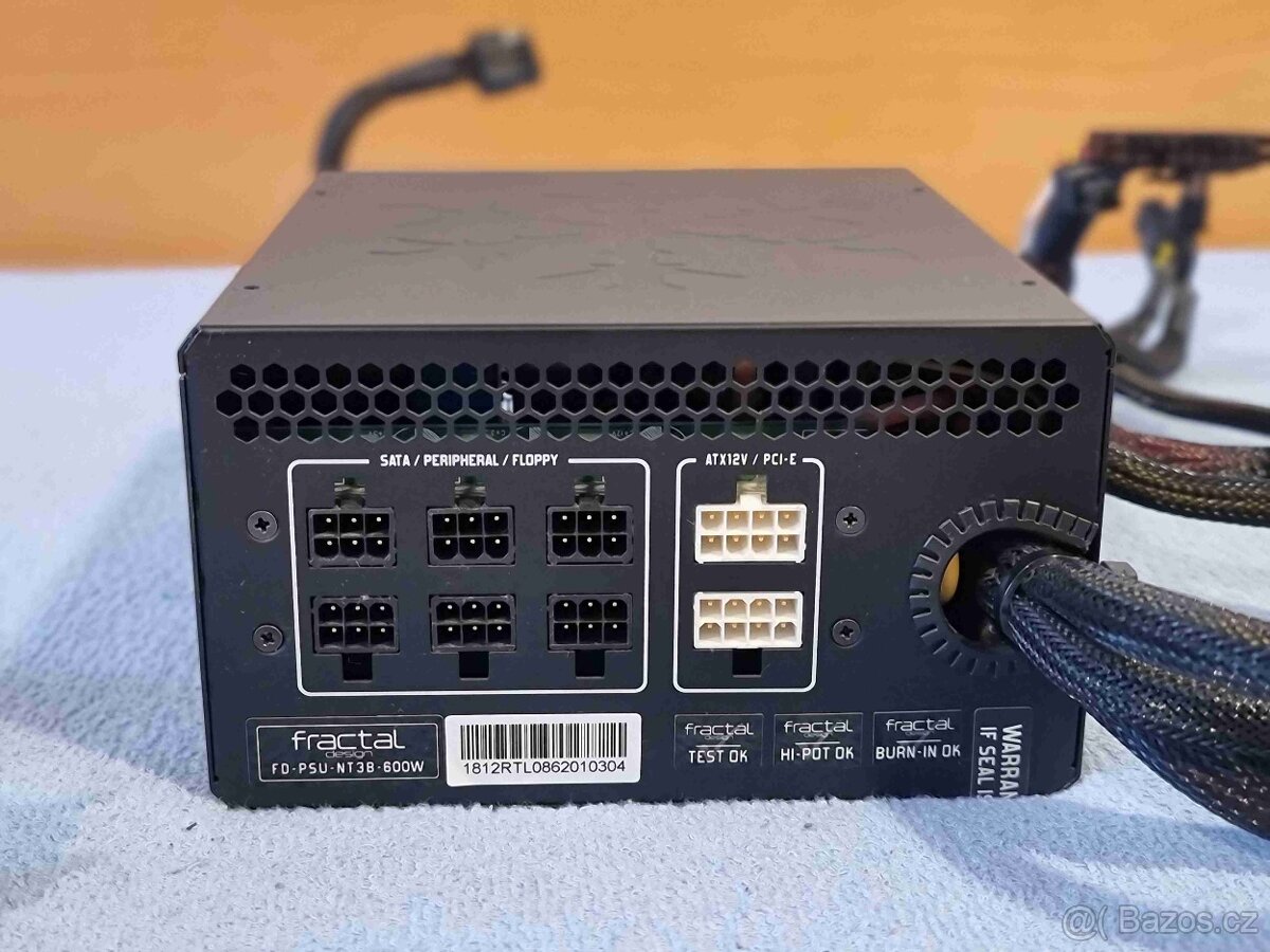 PC zdroj Fractal Design 600W 80PLUS Platinum - 8