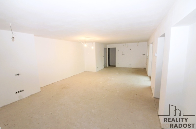 Prodej rodinného domu ve Chvalovicích - 8