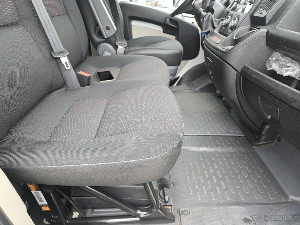 Peugeot Boxer
2,0 HDI
- 8