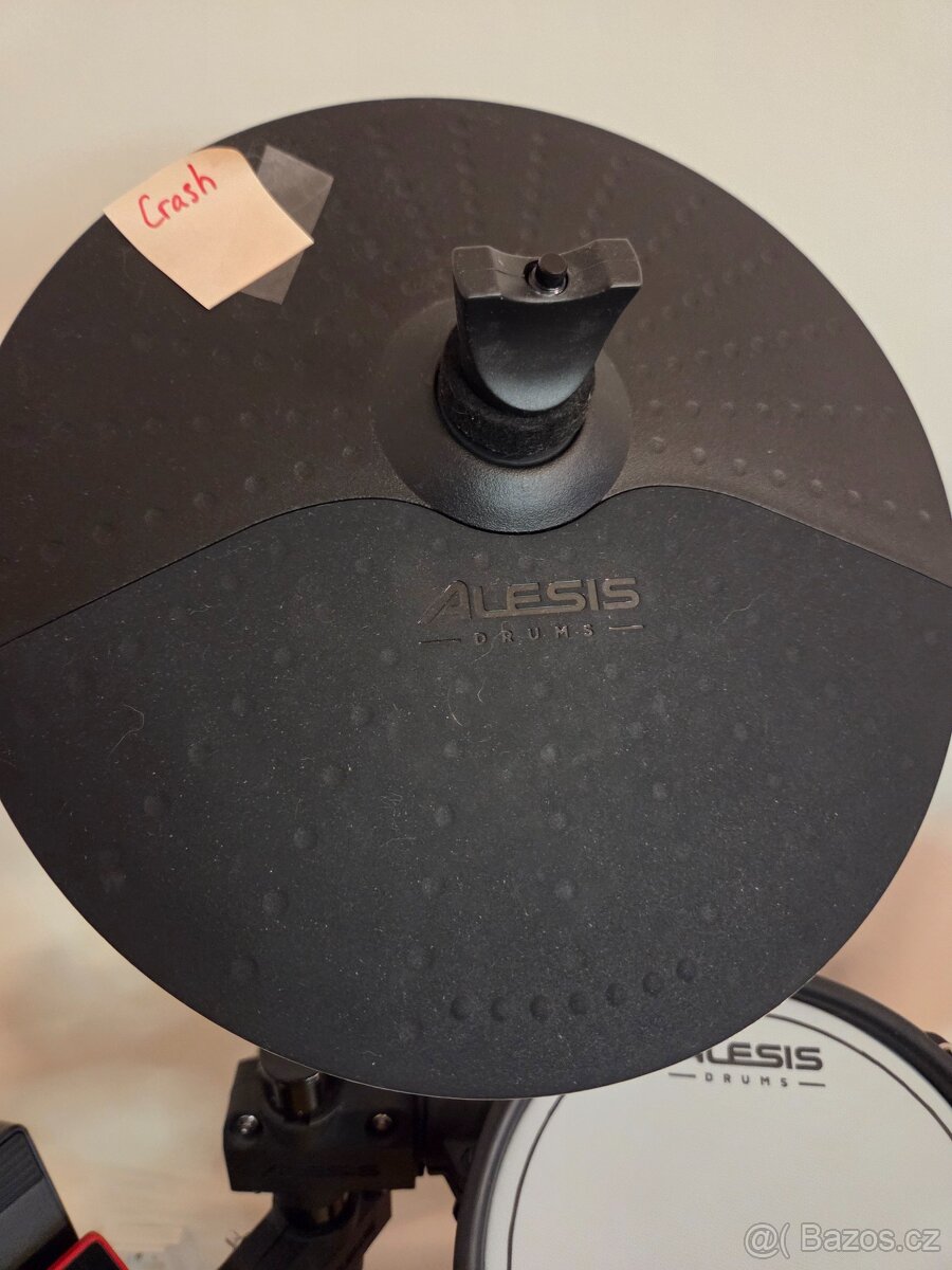 Set el. bicí Alesis Nitro Pro + židle + sluchátka. Stav nov - 8