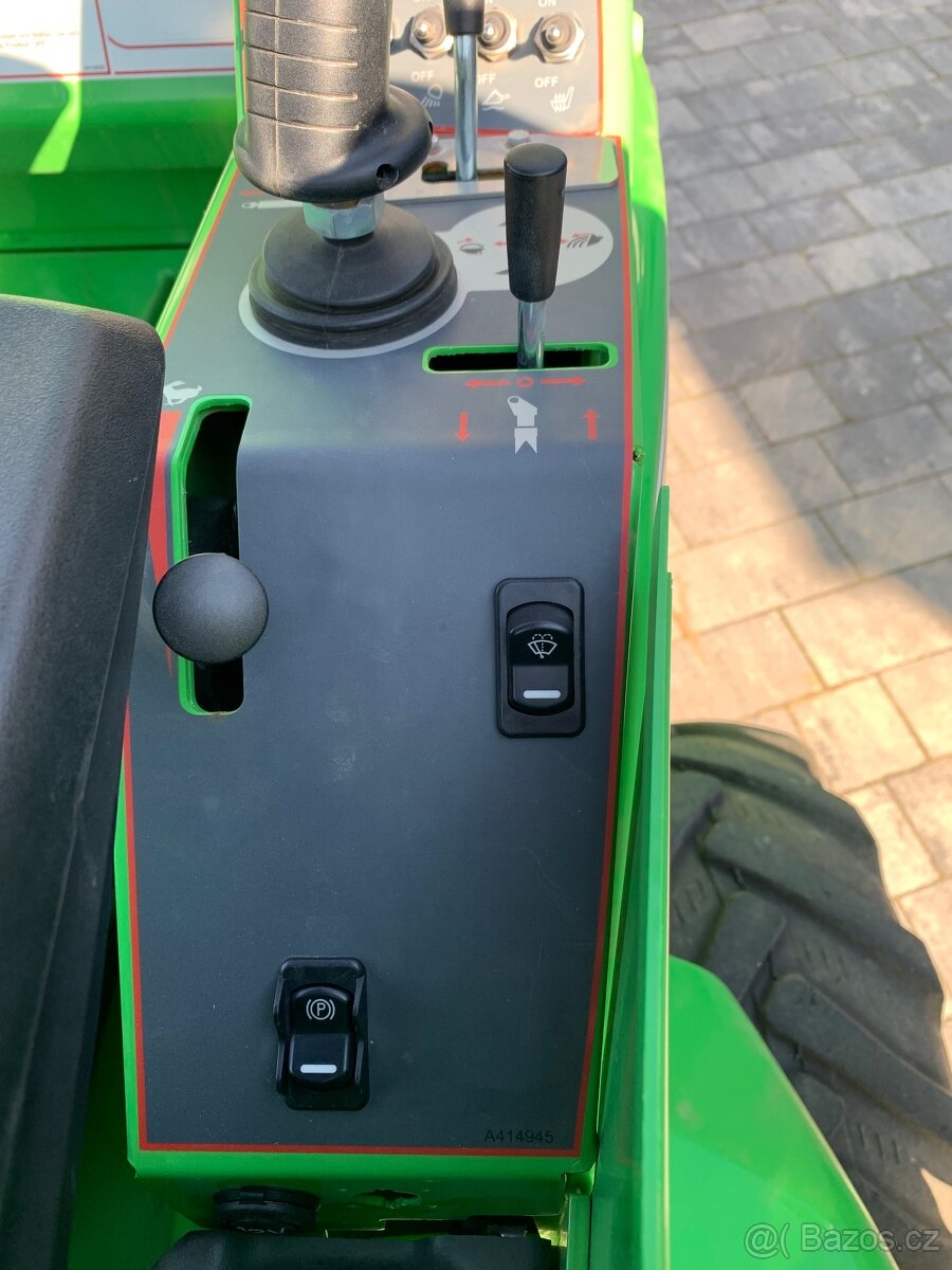 Nakladač Avant 523 Teleskopické rameno 4x4 - 8