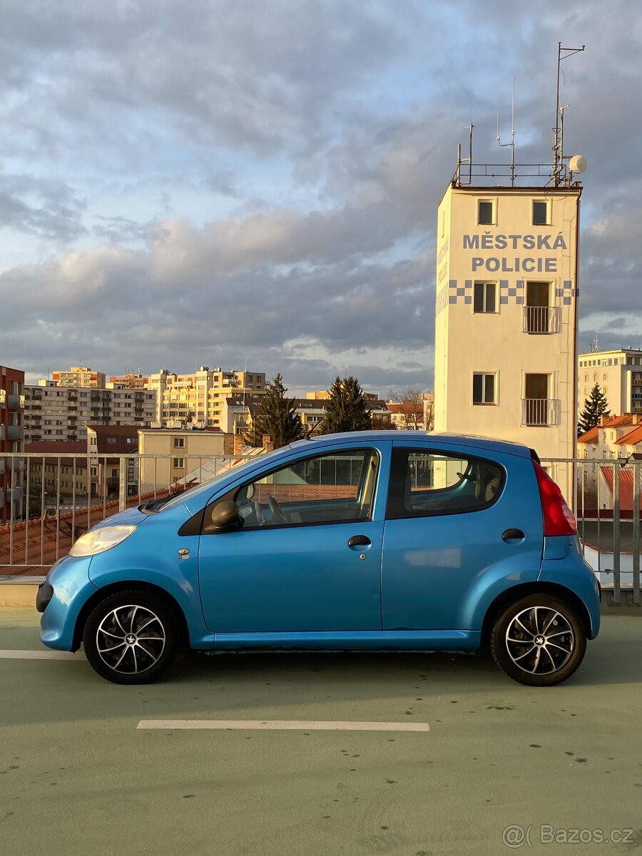 Peugeot 107 benzín - 8