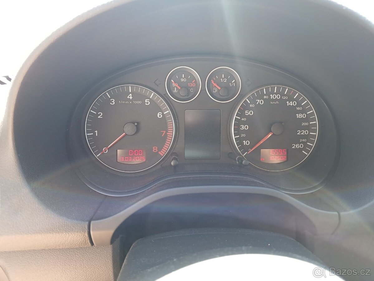 Prodám nepojízdnou Audi A3 sportback - 8