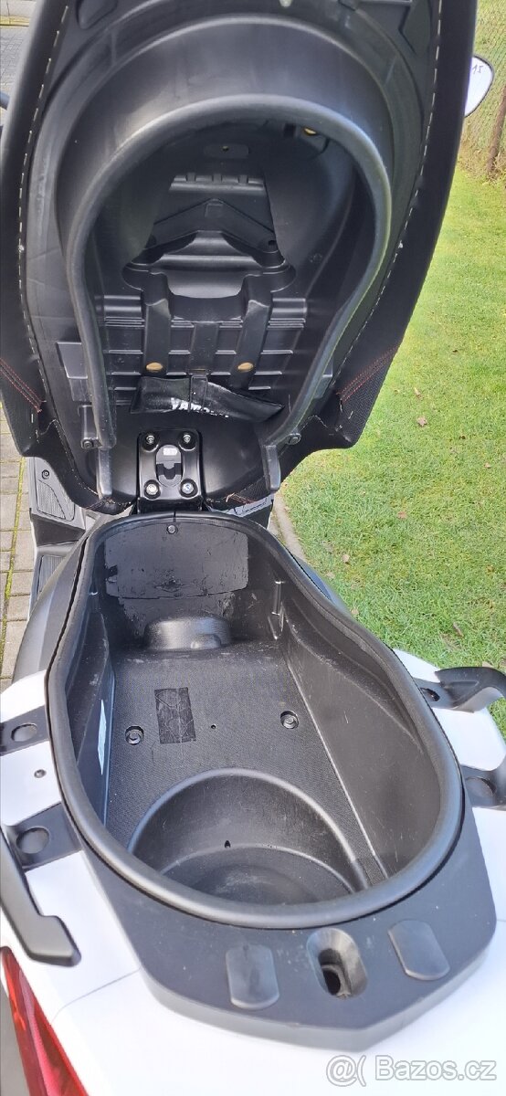 Yamaha X-max 125 ABS - 8