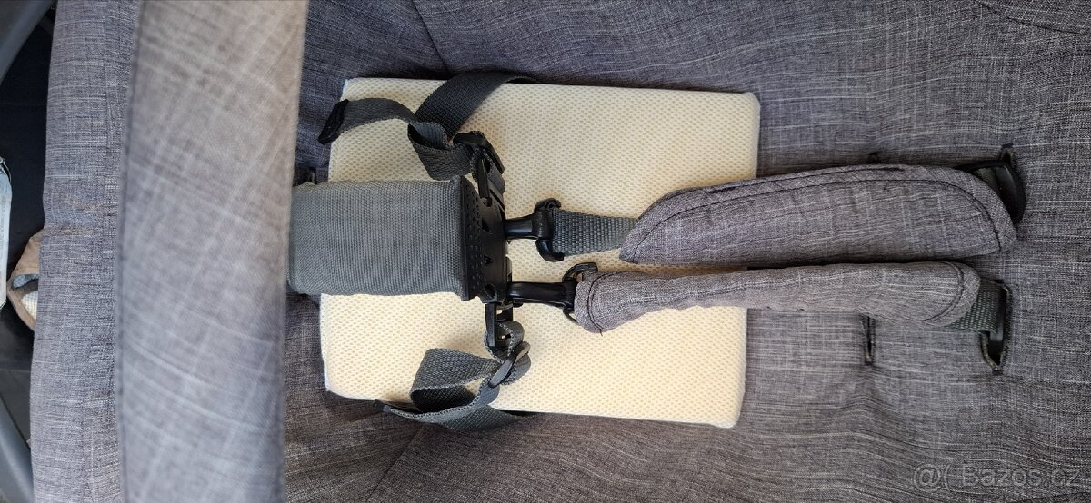 Kočárek Stokke Trailz včetně bohatého příslušenství - 8