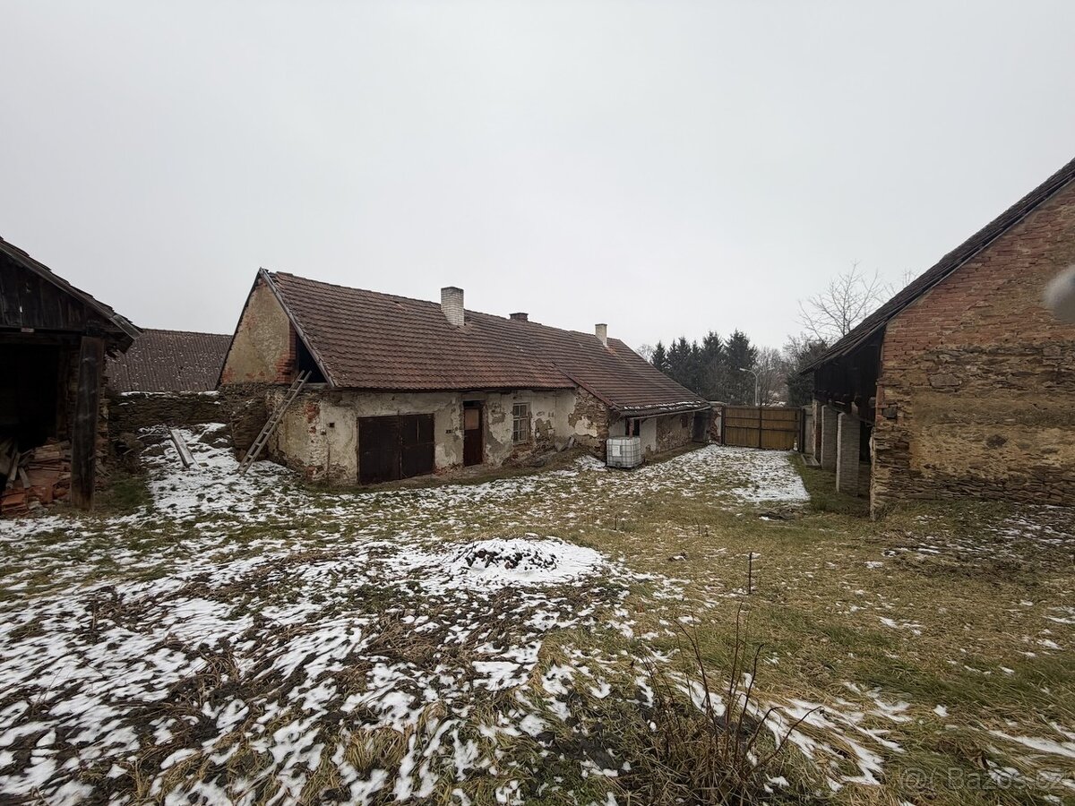 Dům s uzavřeným dvorem v Ůtěchovicích u Hořepníka - 8