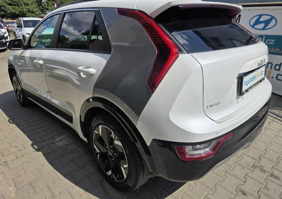 Kia e-Niro 1.MAJ.-150kW-64,8kWH-ZÁRUKA - 8