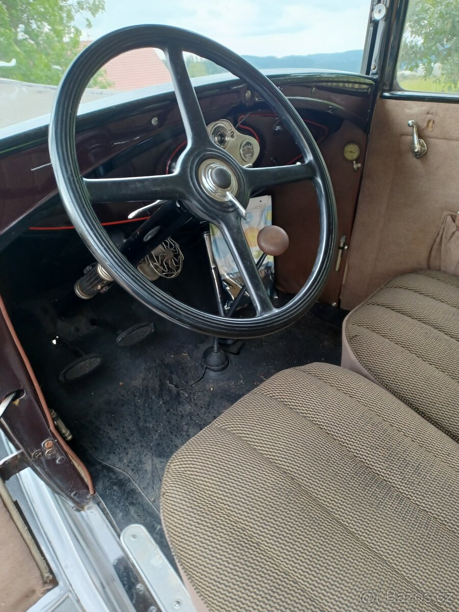 Ford Model A Tudor rok 1930 - 8