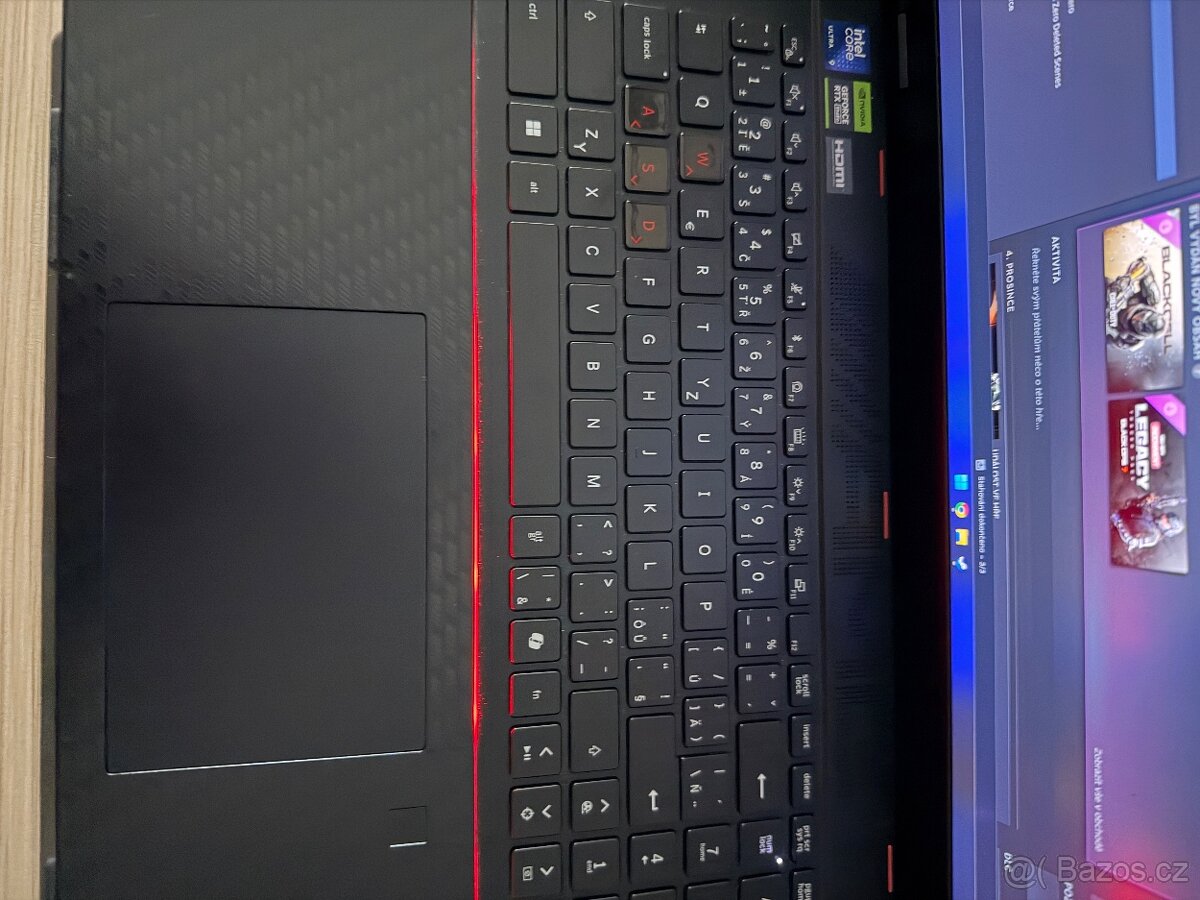 Herní notebook limitovaná verze Mercedes - 8